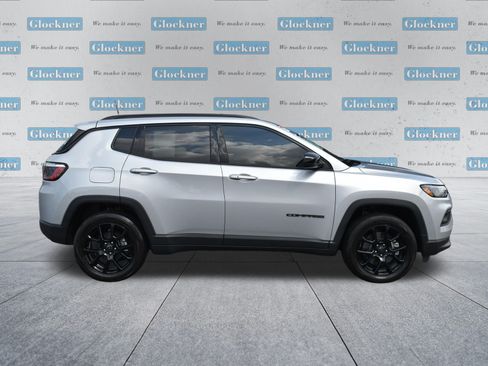 Used 2026 Jeep Compass Latitude AWD/4WD image 4
