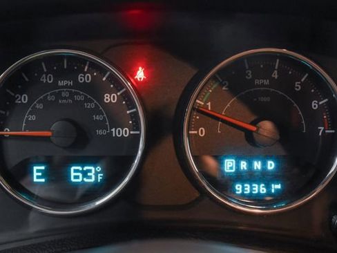 Used 2018 Jeep Wrangler Unlimited Sport S AWD/4WD image 17