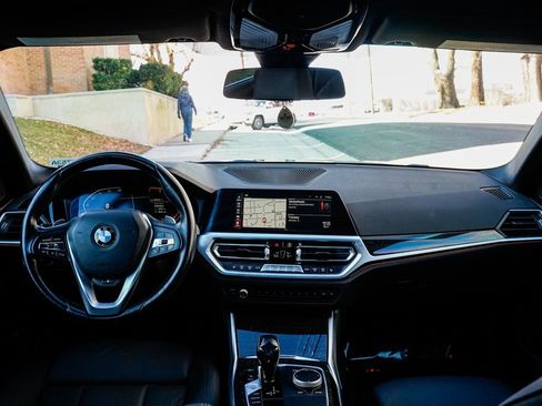 Used 2019 BMW 330i xDrive Sedan w/ Convenience Package image 11