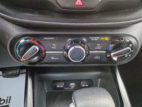 Used 2022 Kia Soul LX w/ Technology Package FWD image 18