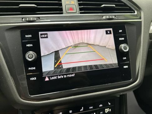 Used 2022 Volkswagen Tiguan SE R-Line AWD/4WD image 12