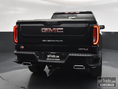 Used 2024 GMC Sierra 1500 AT4 w/ Technology Package AWD/4WD image 6