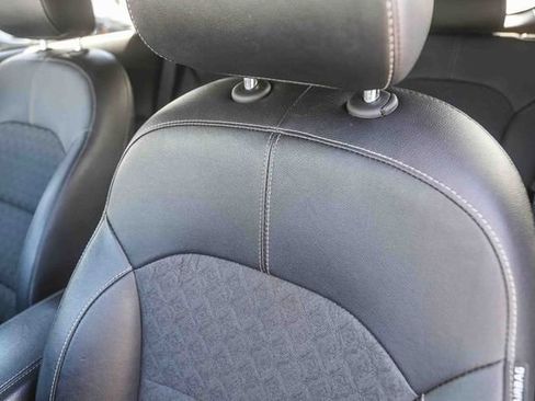 Used 2022 Kia Niro EX image 25