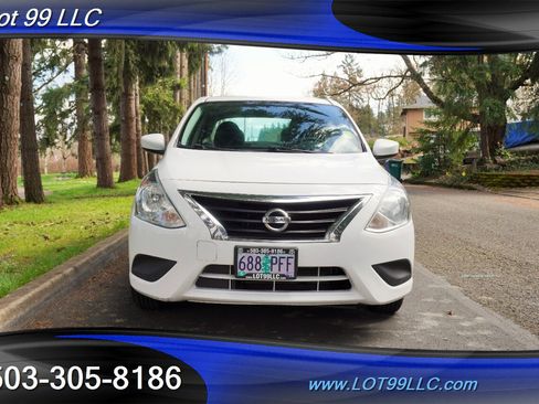 Used 2019 Nissan Versa SV image 7