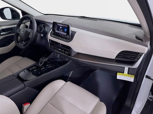 New 2026 Nissan Rogue SV FWD image 29