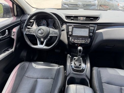 Used 2018 Nissan Rogue Sport SL w/ SL Premium Package FWD image 19