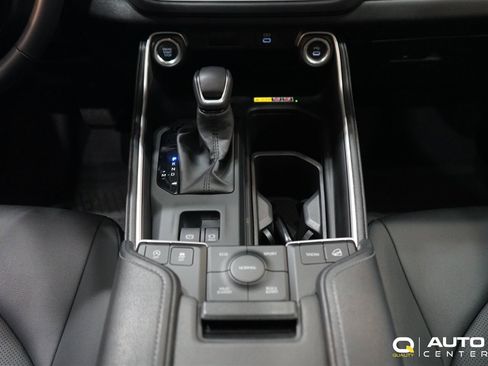 Used 2025 Toyota Grand Highlander AWD image 18