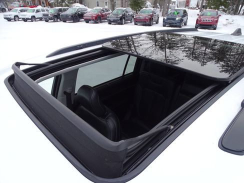 Used 2023 Jeep Grand Cherokee L Limited w/ Luxury Tech Group II image 12