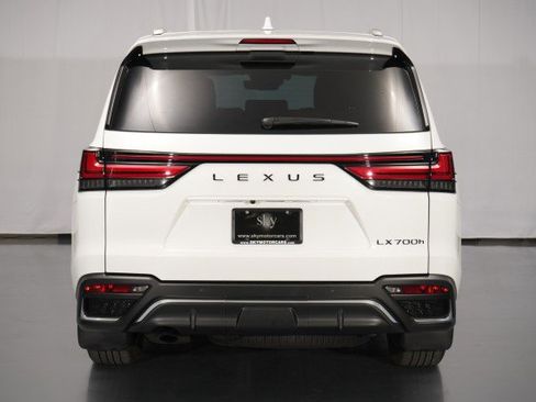 Used 2025 Lexus LX 700h F Sport image 14