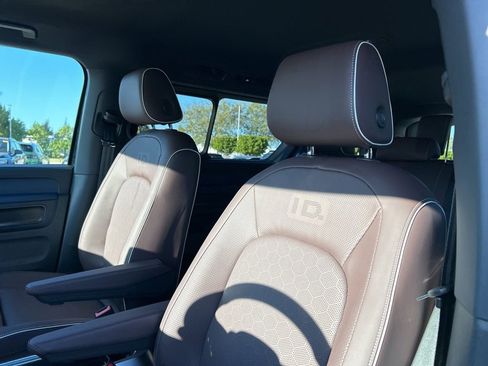 New 2025 Volkswagen ID. Buzz Pro S image 16