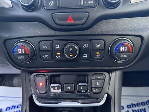 Used 2019 GMC Terrain SLE w/ Driver Convenience Package image 20