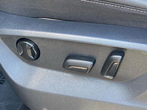 Used 2021 Volkswagen Atlas SE w/ Towing Package image 12