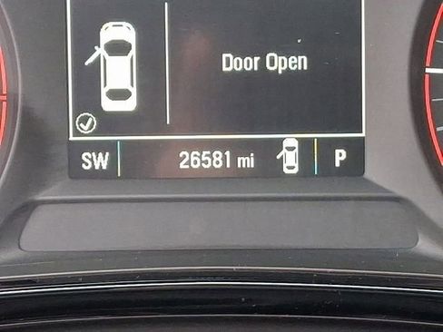 Used 2024 Chevrolet Trax RS w/ Driver Confidence Package image 30