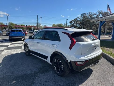 Used 2024 Kia Niro Wave image 3