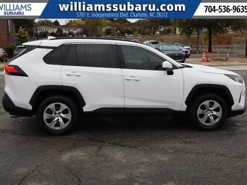 Used 2021 Toyota RAV4 LE image 9