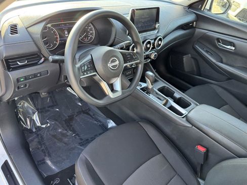 Used 2025 Nissan Sentra SV FWD image 10