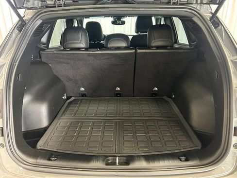 Used 2024 Jeep Compass Trailhawk AWD/4WD image 8