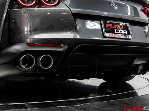 Used 2022 Ferrari 812 GTS image 23