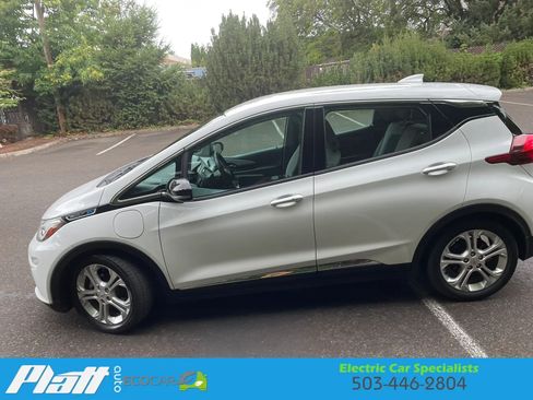 Used 2018 Chevrolet Bolt LT FWD image 4