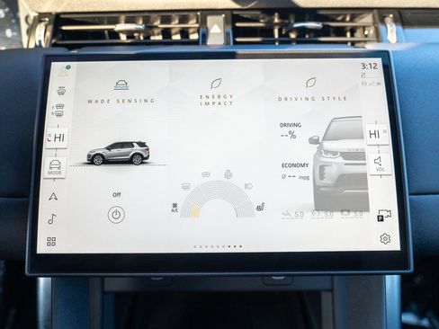 Used 2025 Land Rover Discovery Sport S image 24