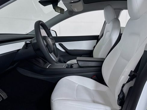 Used 2021 Tesla Model Y Long Range image 28