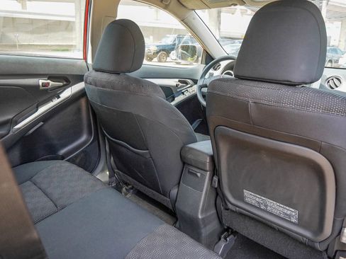 Used 2009 Pontiac Vibe w/ Preferred Package image 40