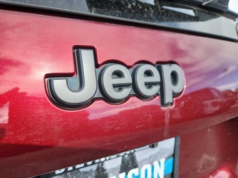 Used 2020 Jeep Cherokee Trailhawk w/ Cold Weather Group image 23