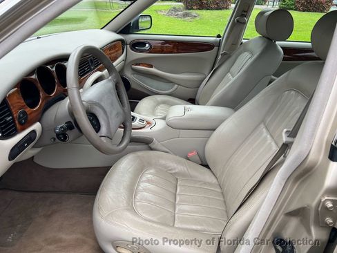Used 2000 Jaguar XJ8 RWD image 34
