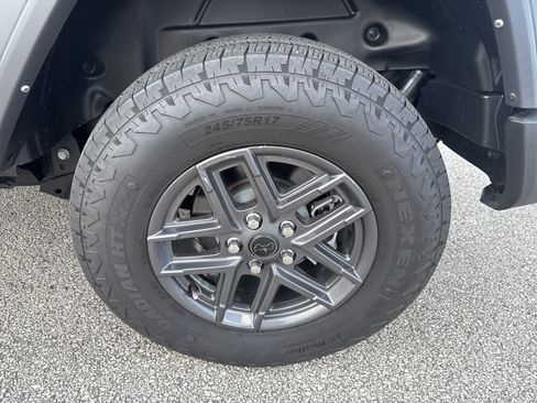 Used 2024 Jeep Wrangler Unlimited Sport AWD/4WD image 19