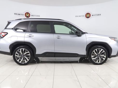 Used 2025 Subaru Forester Touring image 2