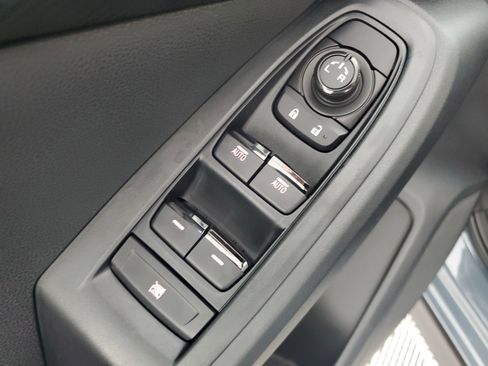 Used 2025 Subaru Crosstrek 2.0i Premium image 29