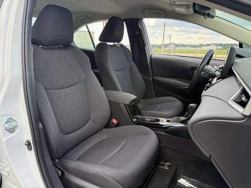 Used 2022 Toyota Corolla LE FWD image 25