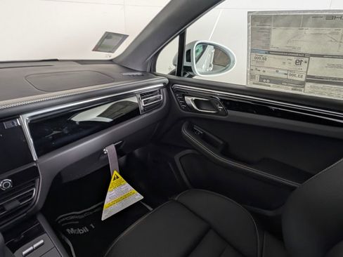 New 2026 Porsche Macan S image 21