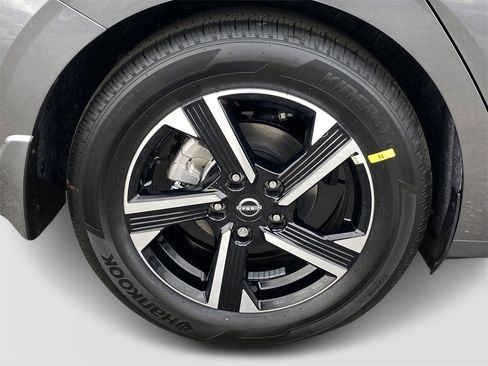 New 2025 Nissan Sentra SV image 7