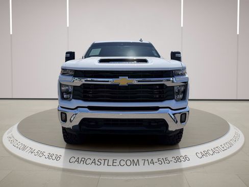 Used 2025 Chevrolet Silverado 2500 LT AWD/4WD image 8