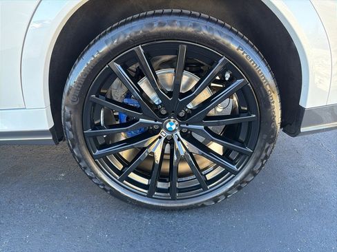 Used 2022 BMW X6 xDrive40i w/ M Sport Package image 9