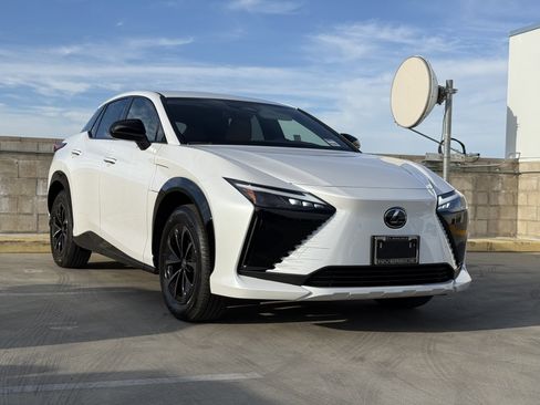 New 2026 Lexus RZ 350e 2WD image 2