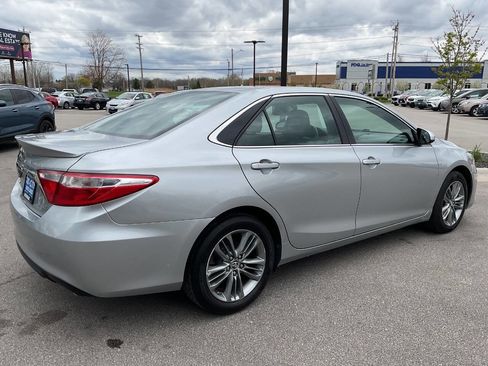 Used 2015 Toyota Camry SE FWD image 7