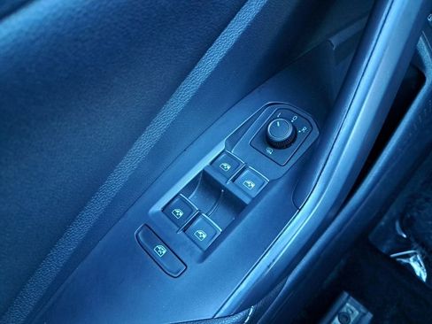 Used 2024 Volkswagen Jetta SE image 25