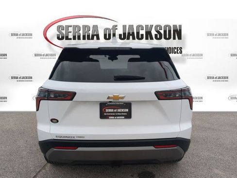 Used 2026 Chevrolet Equinox LT w/ Convenience Package II image 8