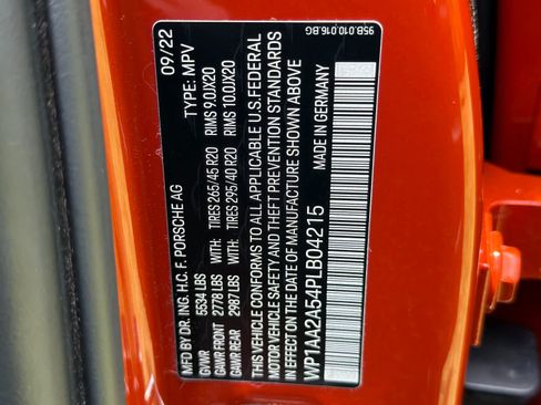 Certified 2023 Porsche Macan Turbo AWD/4WD image 32