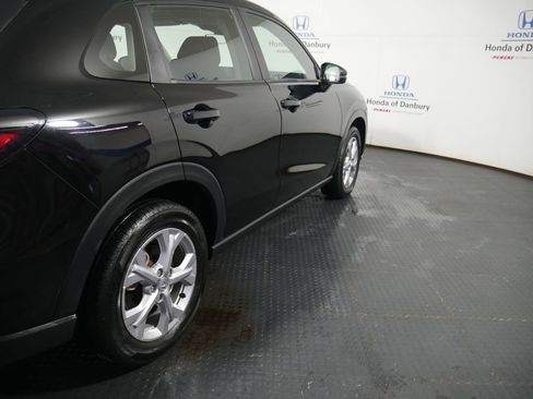 Used 2023 Honda HR-V LX image 5