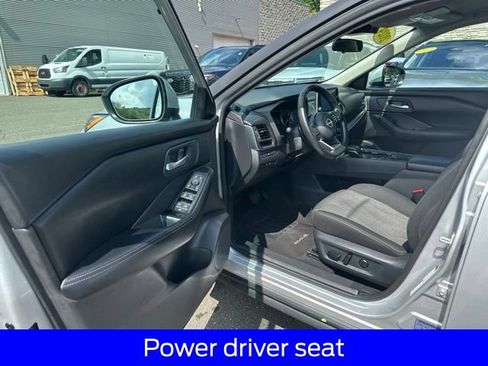 Used 2024 Nissan Rogue SV AWD/4WD image 13