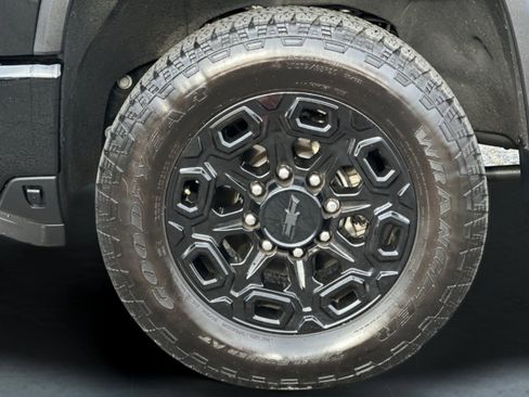 Used 2024 Chevrolet Silverado 2500 High Country w/ Max Trailering Package AWD/4WD image 25