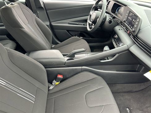 New 2025 Hyundai Elantra Sport image 11