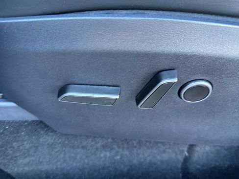 Used 2025 Tesla Model Y Long Range image 12