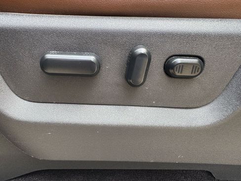 Used 2015 Ford F250 Platinum w/ FX4 Off-Road Package image 25