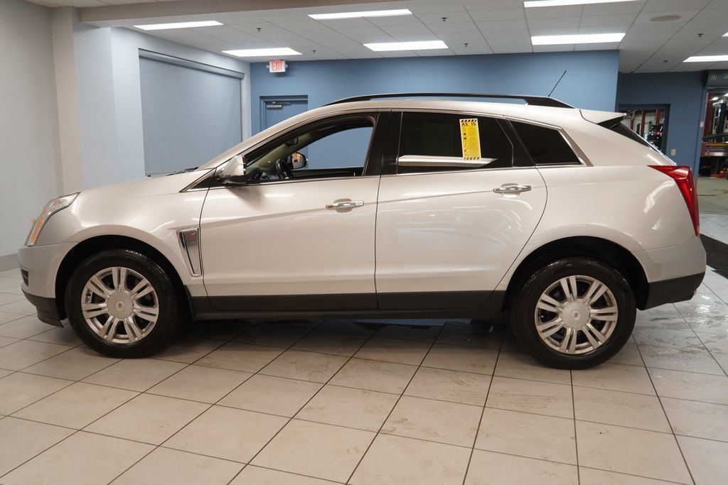 Used 2015 Cadillac SRX FWD image 2