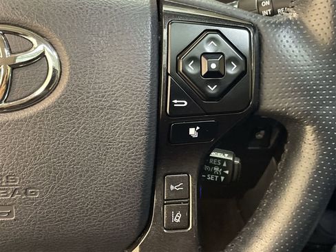 Used 2023 Toyota 4Runner TRD Off-Road Premium image 14