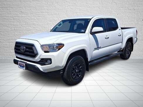 Used 2020 Toyota Tacoma SR5 AWD/4WD image 1